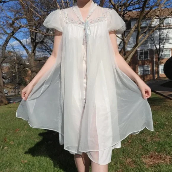 60s vintage angelic nightgown - Picture 6 of 6